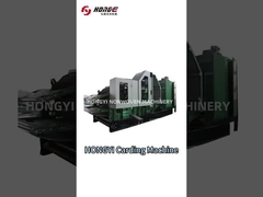 Qual é o processo de produção da fibra de poliéster através da máquina de cardar?