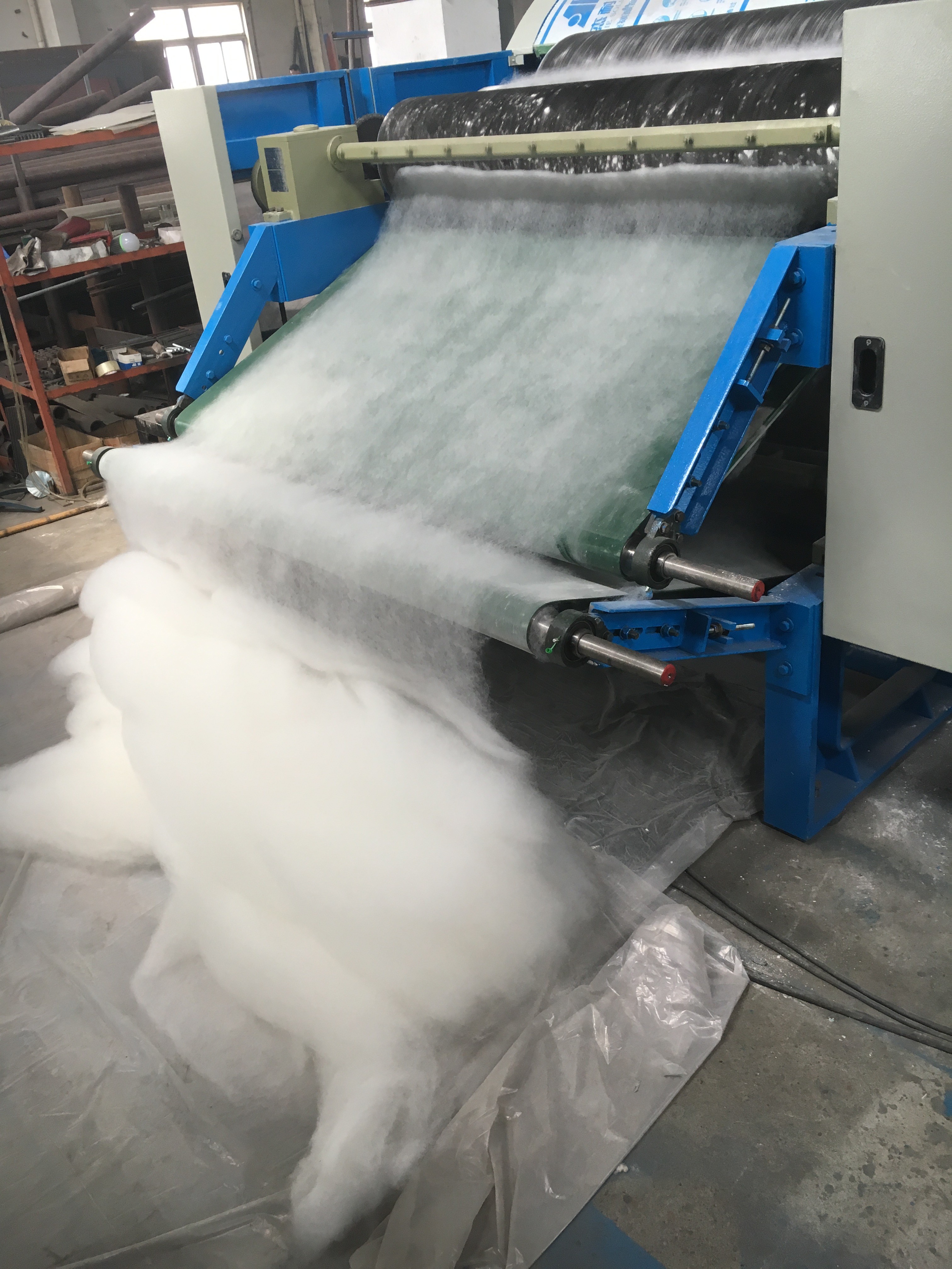 Máquina de cardadura automática de matéria têxtil da fibra do ANIMAL DE ESTIMAÇÃO para pulverizador - ligado/produto químico ligou-se