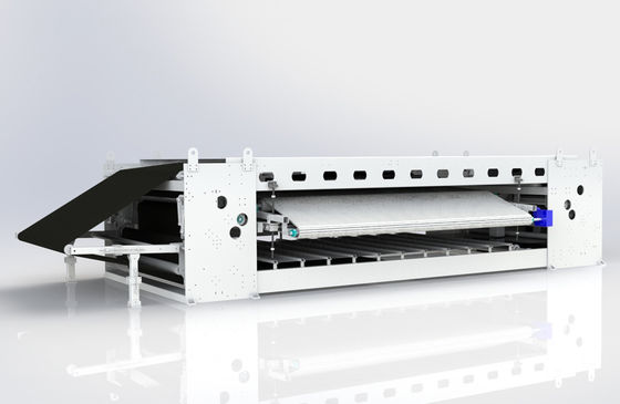 máquina do Lapper da cruz do poliéster do projeto de 90m/Min New para o wadding com servos motores